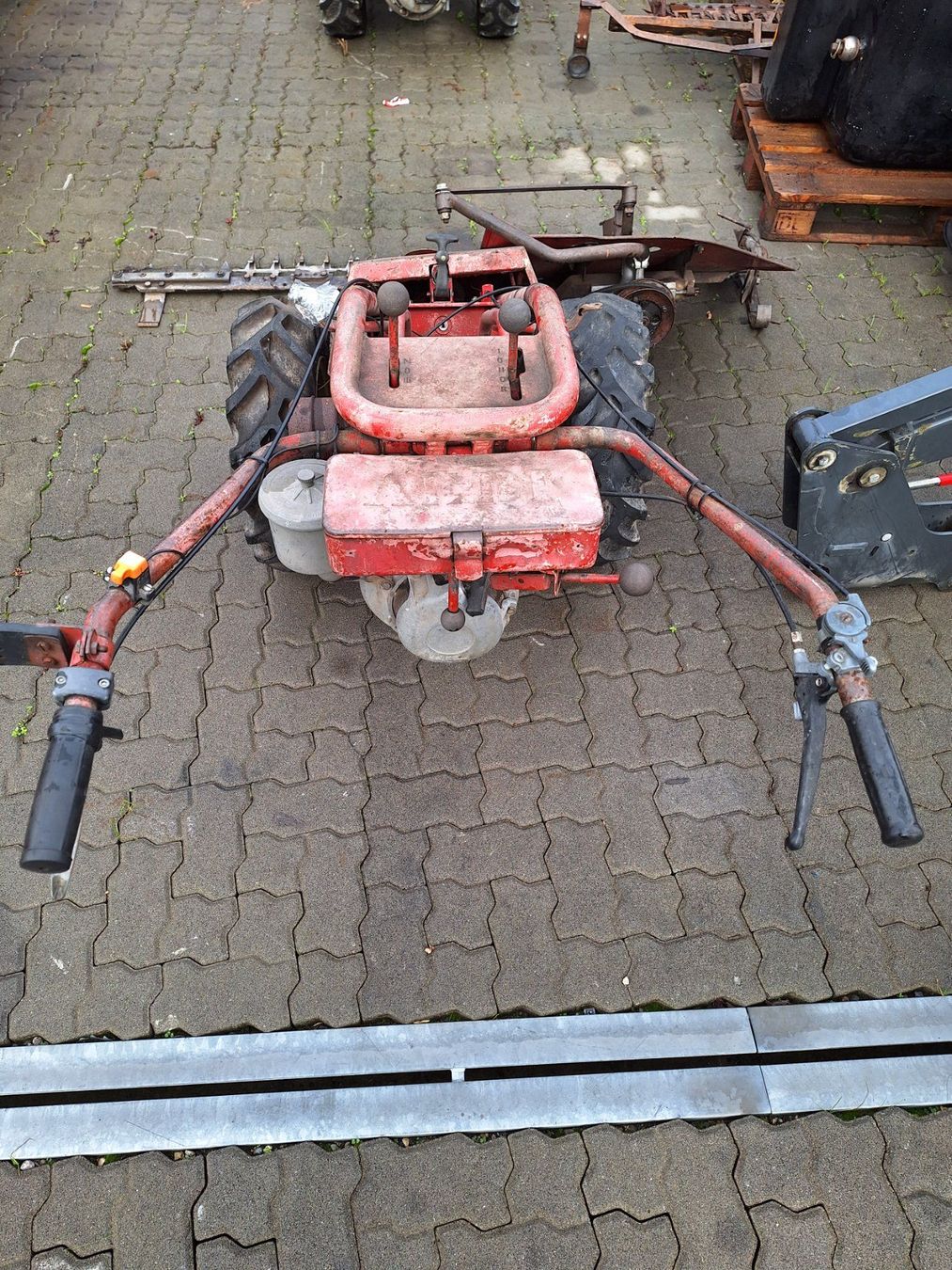 Aebi Tutte le macchine: Aebi Motormäher – Usato da Grossaffoltern venduto da mro_r6mr 2