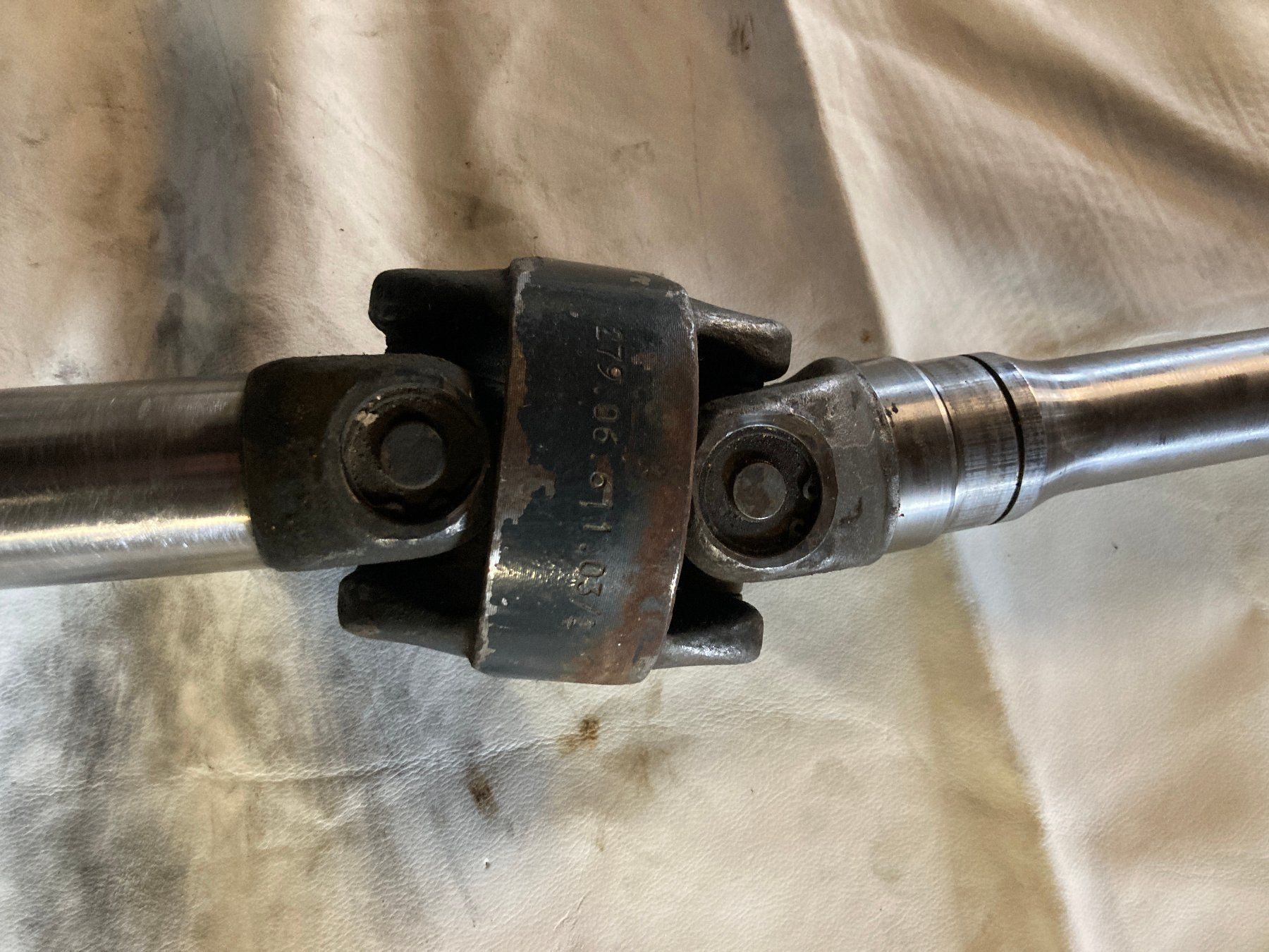 Altro per industria metallurgica: Cardan complet pour machine de chantier sans roulements – Usato da Bourrignon venduto da filledemai 2