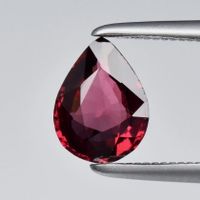 Seltener 0.92ct Natur Malaya Granat VS Afrika Edelstein