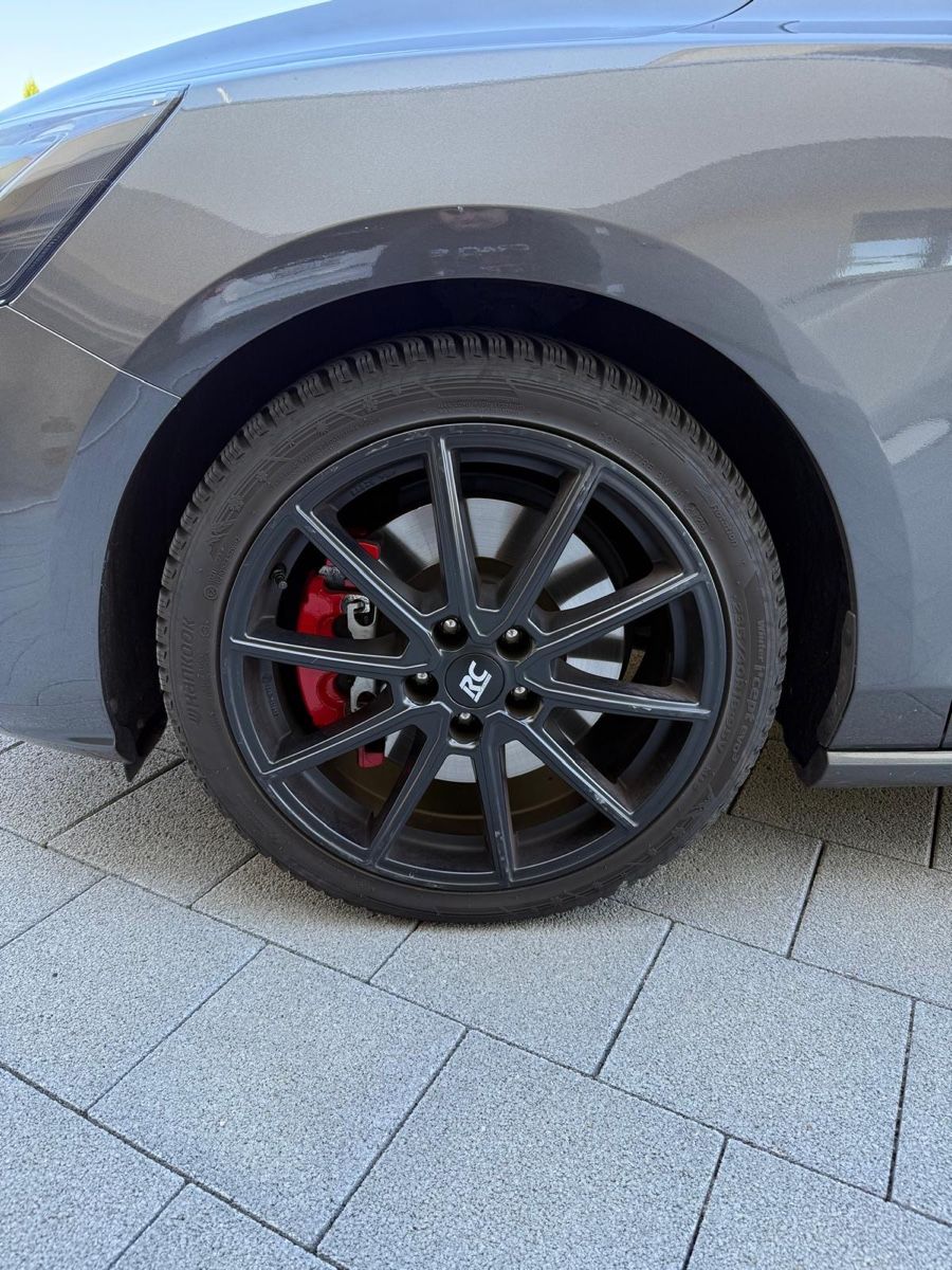 Ford Autos: Ford Focus St 2.3l ecoboost  – D'occasion à Riken AG par liiis_ 9