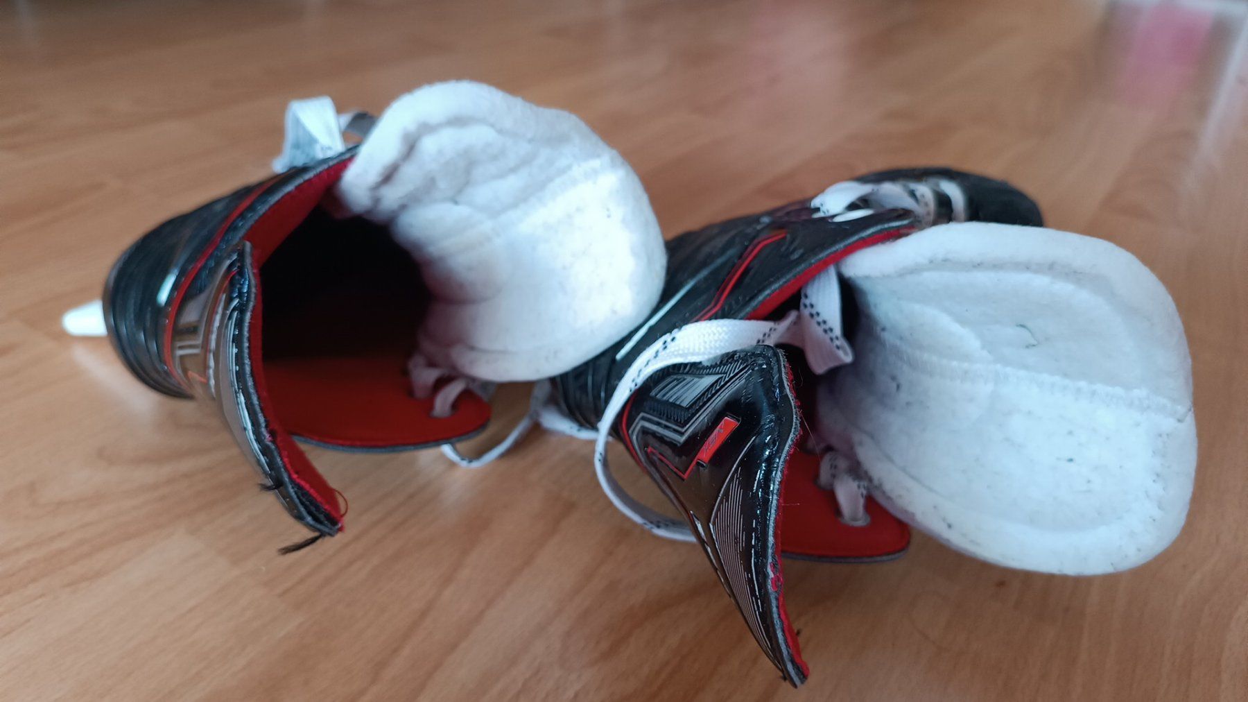 Pattini da ghiaccio: BAUER / Eishockey / Schlittschuhe / Gr 32-33 – Usato da Flims Dorf venduto da ali_8n8q 3