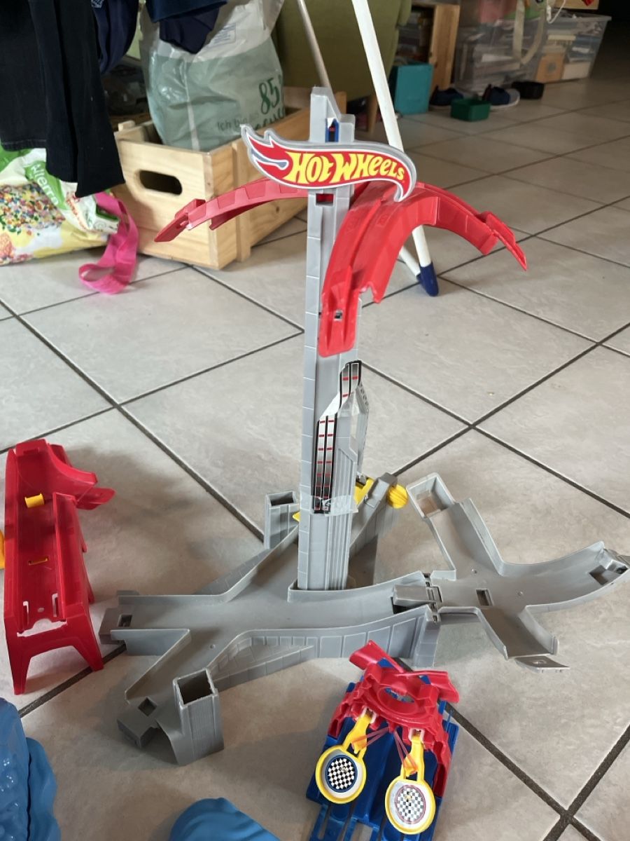 Hot Wheels Giocattoli: Hot Wheels Autorennbahn Ersatzteile  – Usato da Willerzell venduto da vel_xph9 4