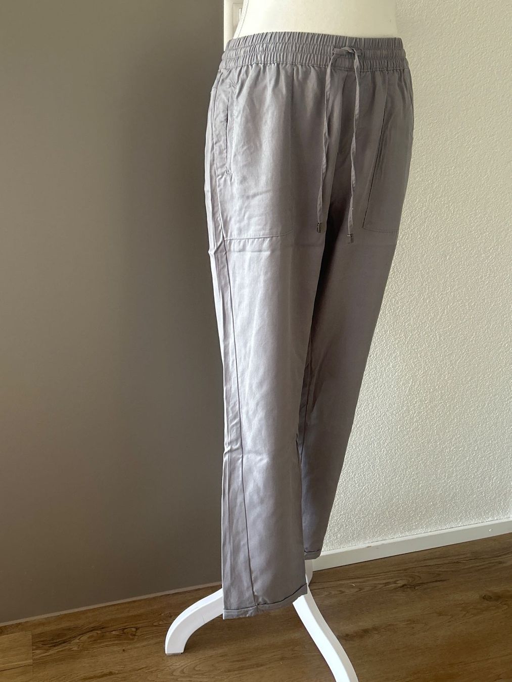 S.Oliver Pantaloni: Leichte Sommerhose grau von s.Oliver Gr. 34 – Usato da Brunnen venduto da Nala2929 3