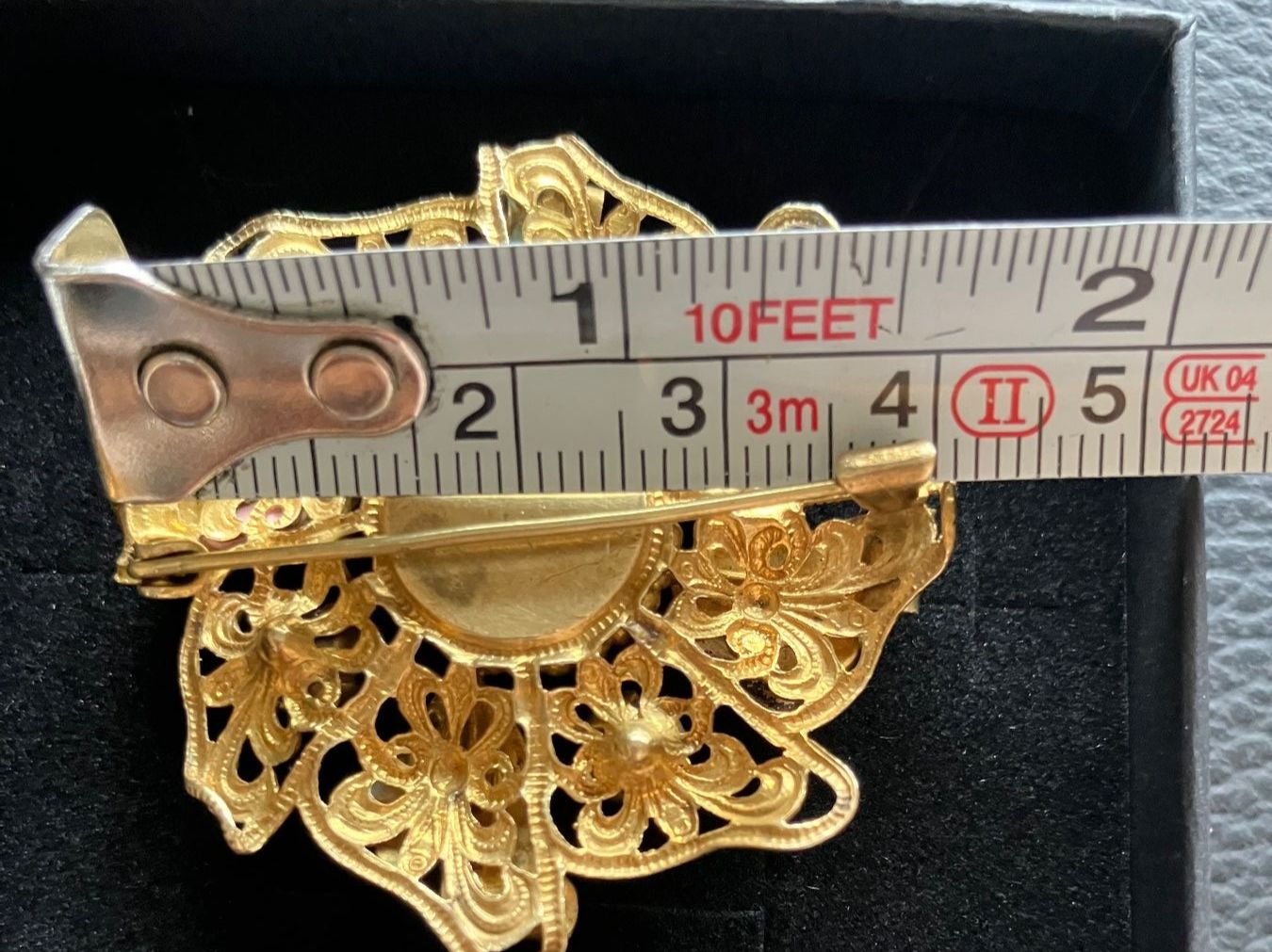 Spille & Fermagli: Broche vintage dorée avec pierre lilas – Usato da Peseux venduto da CharmeCommerce 3