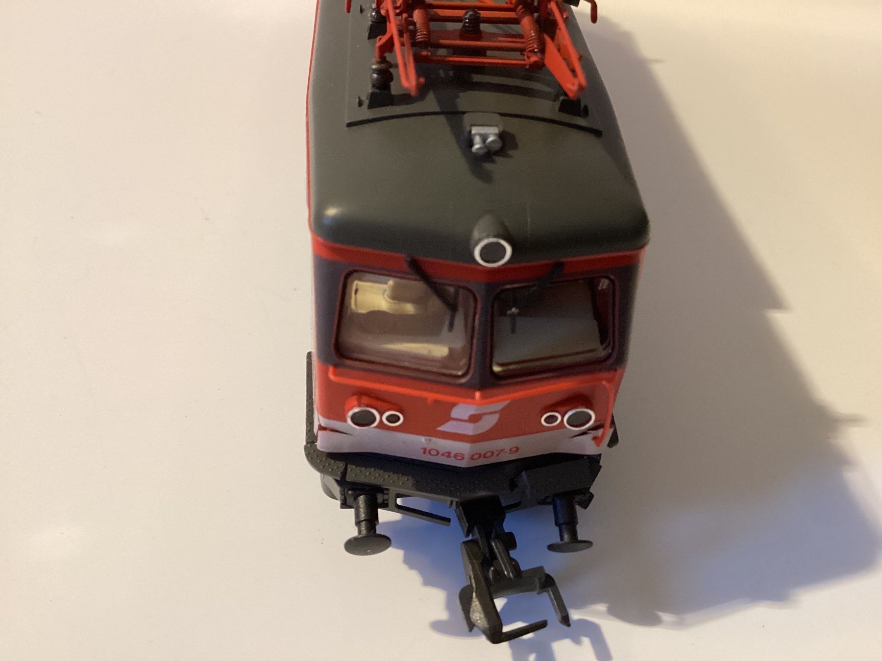 Kleinbahn Modelleisenbahnen: Klein Modellbahn ÖBB 1046.007 H0 1:87 BASTELWARE – Defekt aus Effretikon von simtek_de 2
