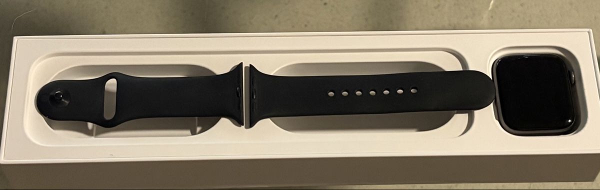 Apple Smartwatch: Apple Watch 4 44mm Space Gray (GPS + CEL) – Usato da Bern venduto da Diego-maradona 4