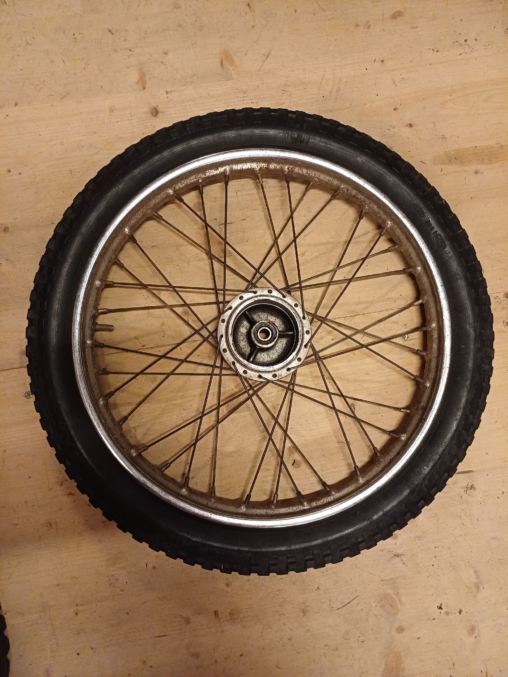 Pneumatici & Ruote complete: mofa speichenräder 17 zoll – Difettoso da Elsau venduto da Lofo24