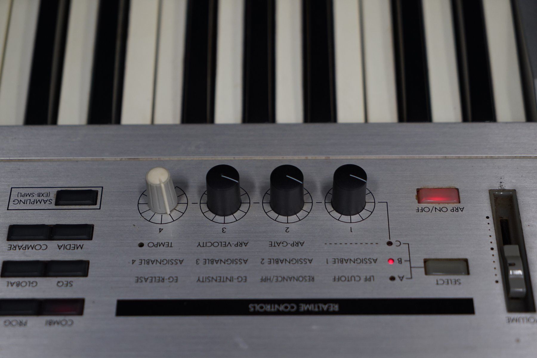 Korg Musikinstrumente: Korg Triton LE, Synthesizer Workstation – Gebraucht aus Ortschwaben von Musictrade 9