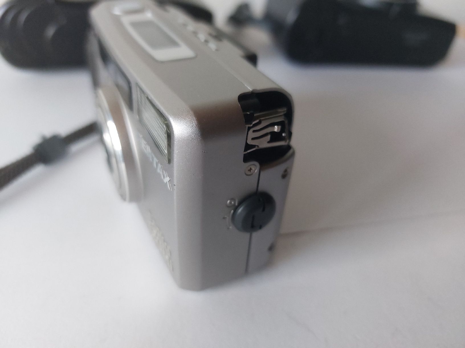 Appareil photo: Pentax, Konica, Minolta Kompaktkameras – Défectueux à Schmitten FR par losim1 2