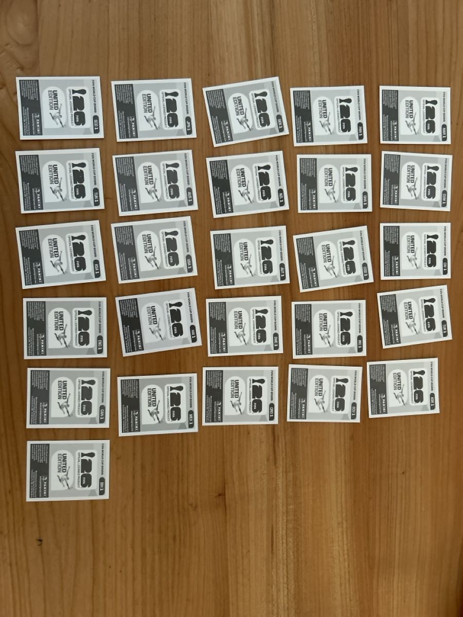 Panini Cartes à collectionner: Panini 2026 - 26 verschiedene Wappen – Neuf avec emballage d'origine à St. Gallen par mic_2tbq 1