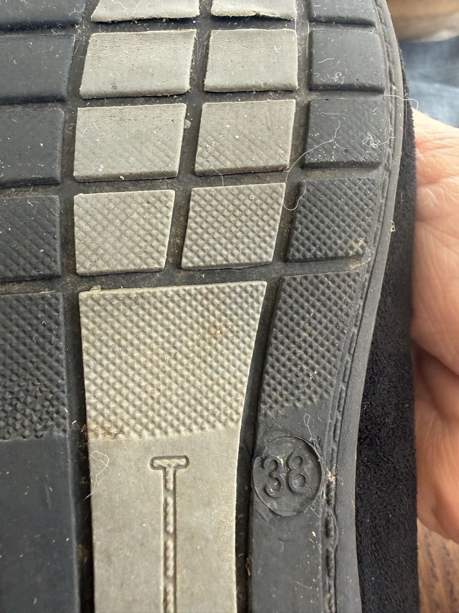 Scarpe da donna: Mocassins noirs confortables – Usato da Lausanne venduto da Doudoutze 2