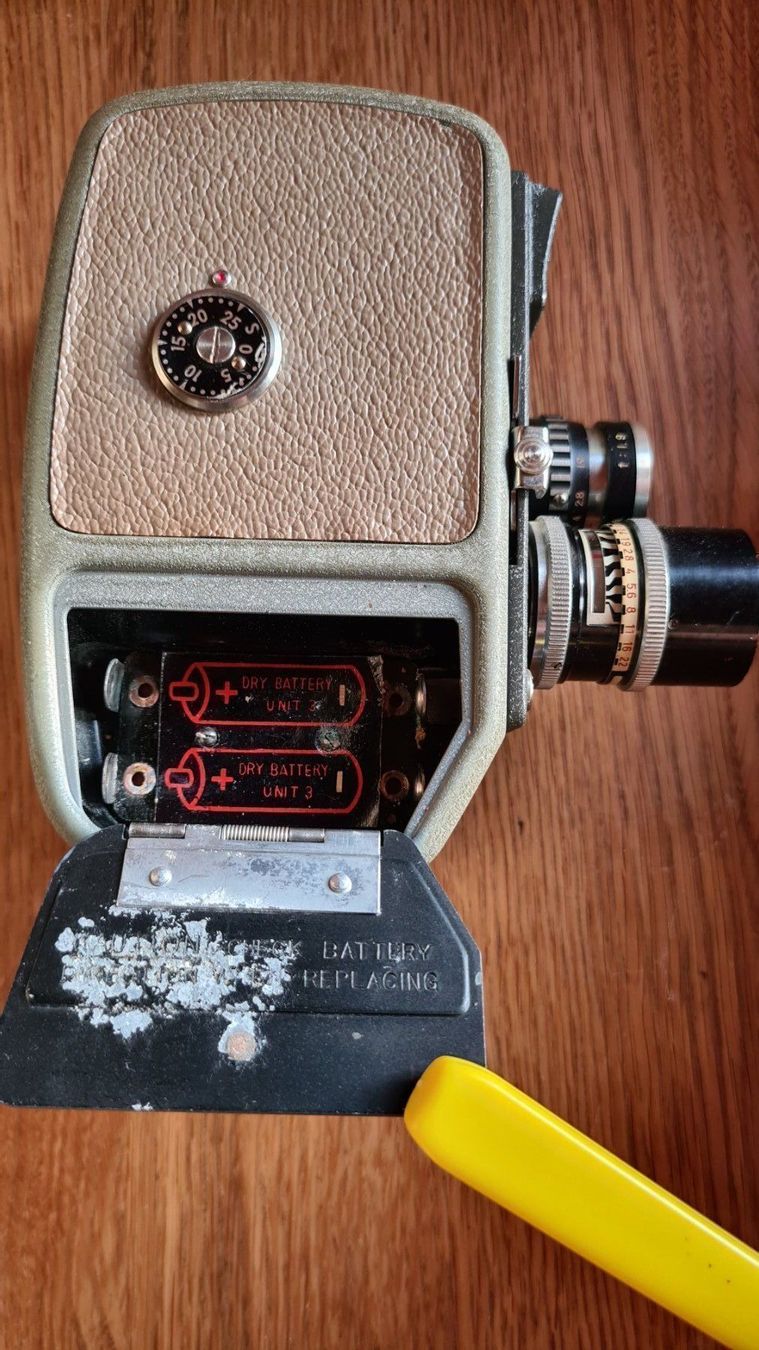 Mamiya Fotocamera: MAMIYA - 8JE Filmkamera – Usato da Winkel venduto da Heuresis 4
