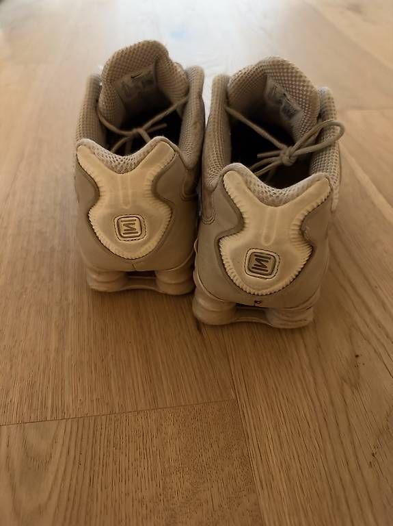 Scarpe da uomo: Shoxs Nike gebraucht – Usato da Bern venduto da Finn_Zuercher69336 3