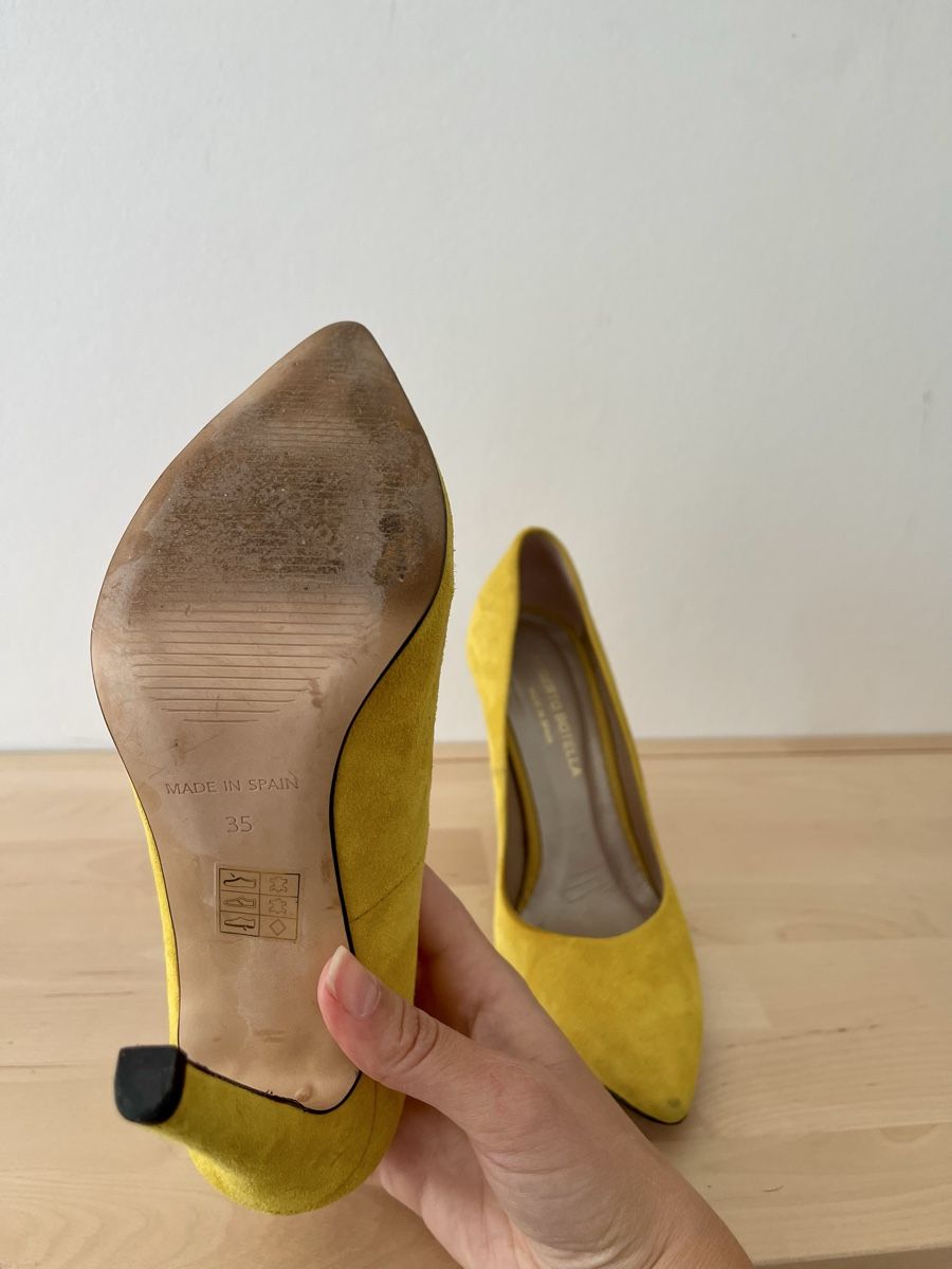 Scarpe da donna: Escarpins jaune Roberto Botella, taille 35 ✨ – Usato da Bursinel venduto da mel_8c62 2