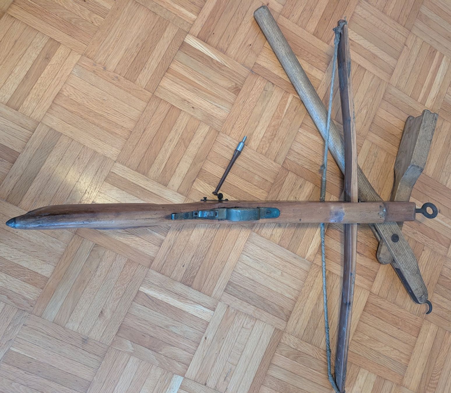Tiro con l'arco: Armbrust mit Bolzen (vermutlich Antik) – Usato da Birmensdorf ZH venduto da dud_k9x9 2
