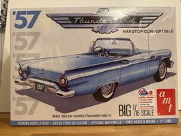 AMT 1206/06 Ford Thunderbird '57 1:16