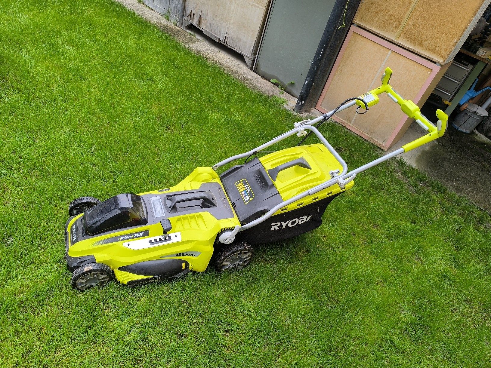 Ryobi Tagliaerba: tondeuse ryobi à accu – Usato da Muraz (Collombey) venduto da Celine-v81