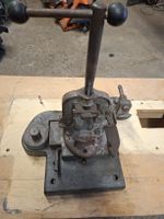 Alter grosser Rohr- / Montage- Schraubstock STUREM bis 2"