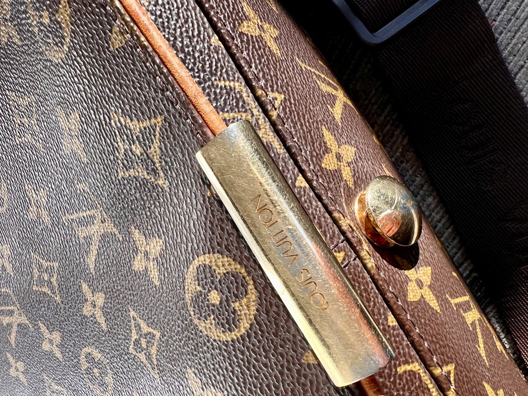 Louis Vuitton Borse: LOUIS VUITTON ABESSES MESSENGER MONOGRAM CANVAS M45257 – Usato da Pratteln venduto da Luxus.Fee 6