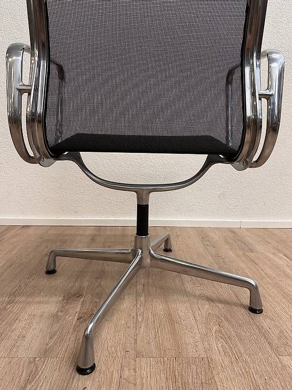 Vitra Sedie: Vitra Eames Aluminium Chair EA 108 – Usato da Obernau venduto da Arche_Noah_Brocki 6