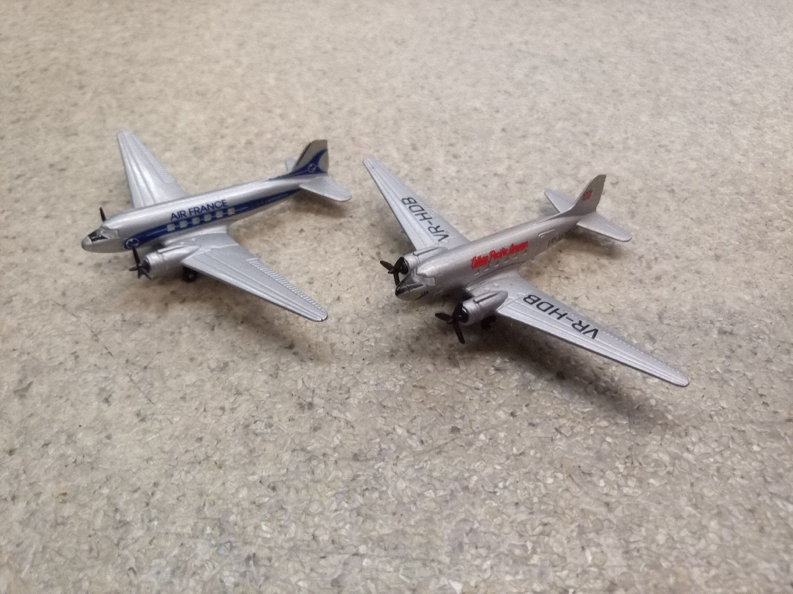 Kit di modellismo & Modellini statici: 2 Flugzeugmodelle Schabak – Usato da Reiden venduto da Zofi-Brocki