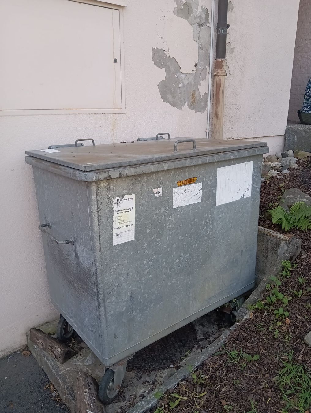 Sonstiges für Büro & Gewerbe: Abfall Container, Container – Gebraucht aus Fischingen von fis_fd8k 1