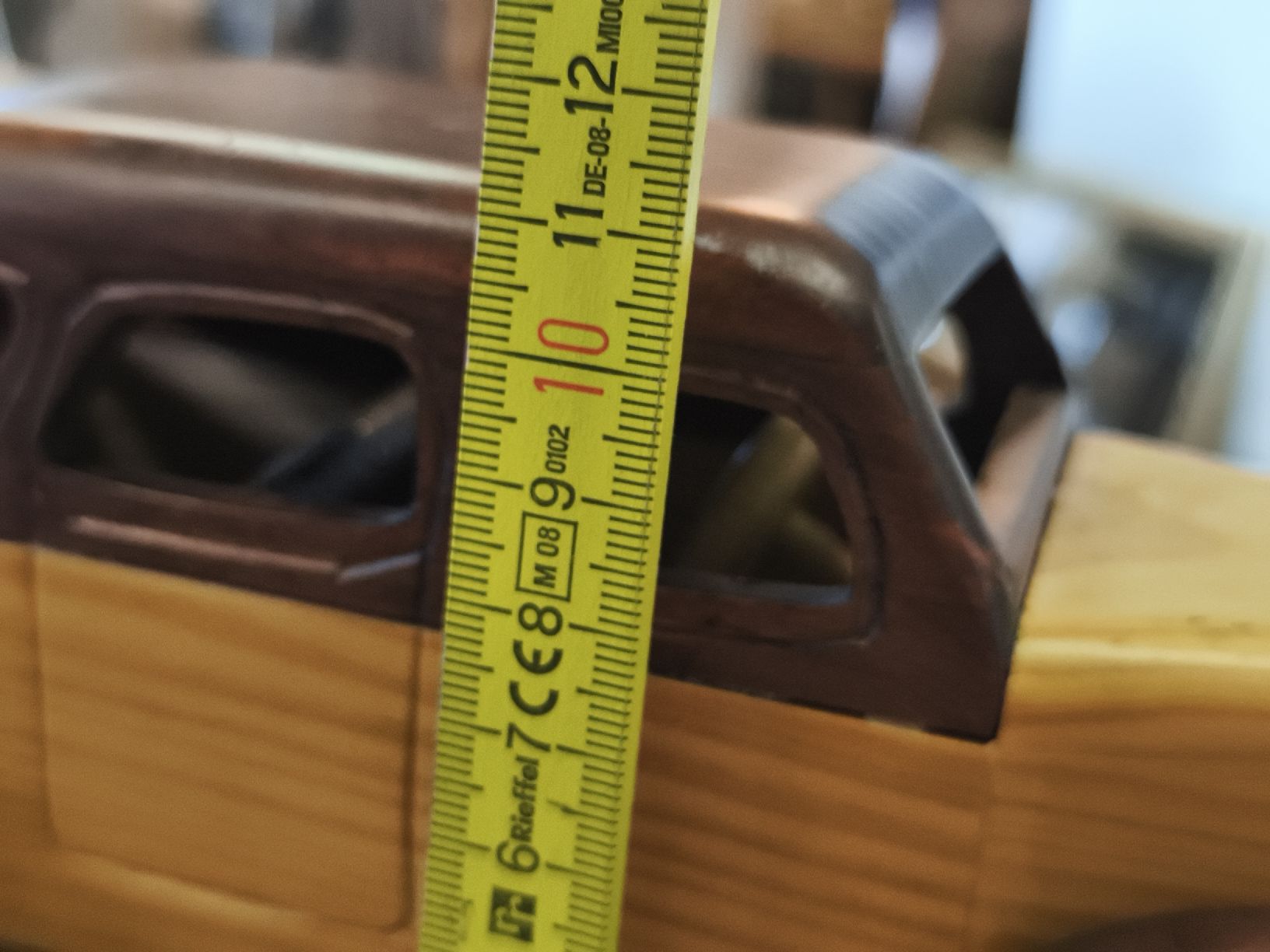 Modellini d'auto: Holzauto Oldtimer handgefertigt dunkelbraun hellbraun(A30) – Nuovo (secondo la descrizione) da Künten venduto da Schnaepplihuus 9