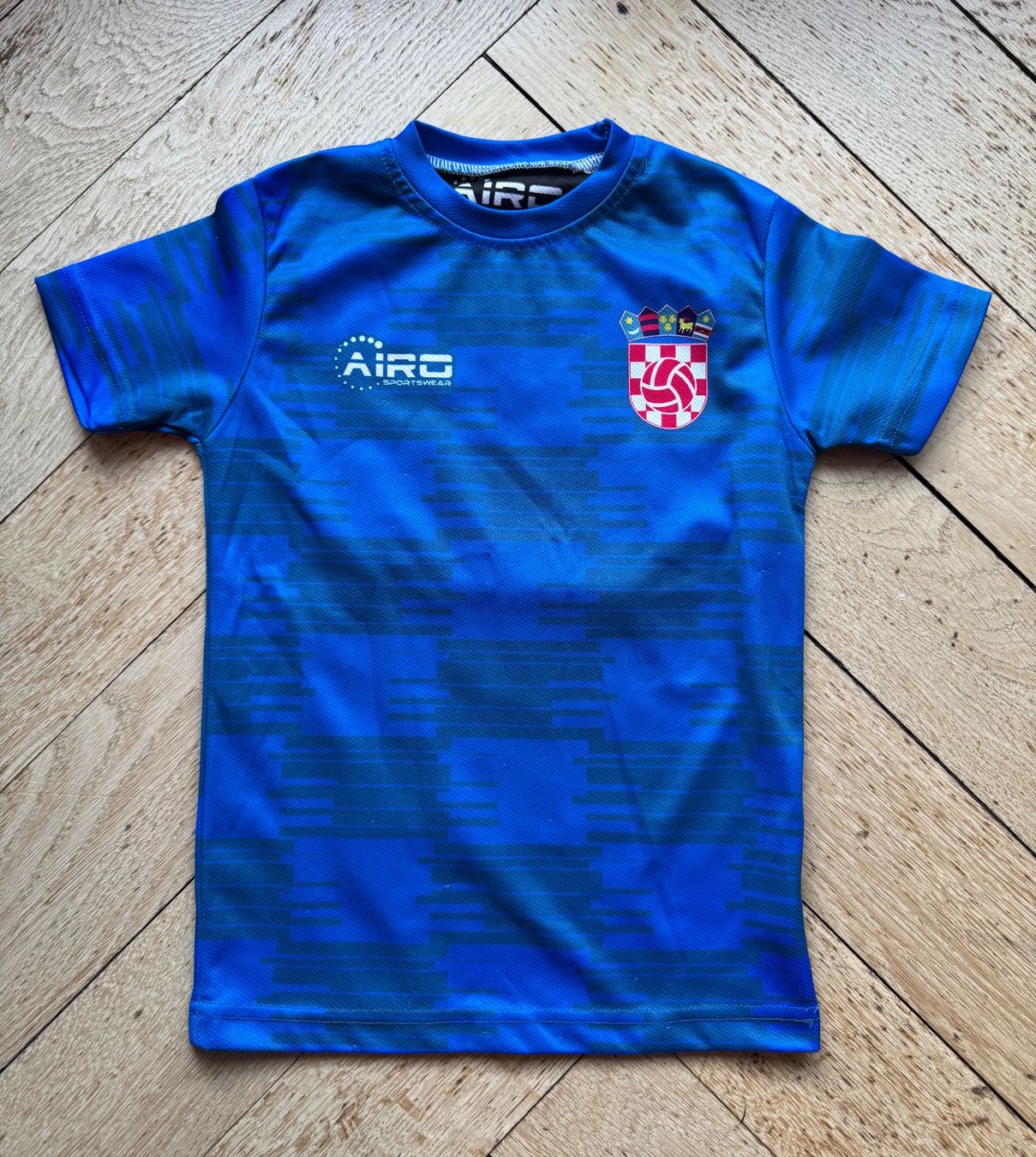 Scarpe, pantaloni & magliette da ginnastica: Trikot Modrić – Usato da Zürich venduto da Bertis5 1