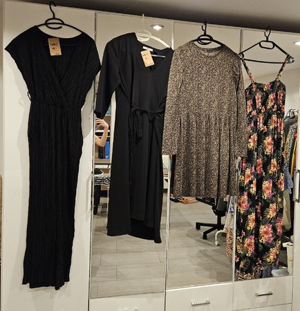 lot 7 robes T. S