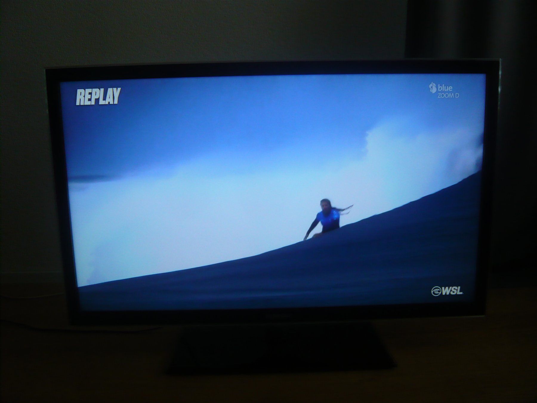 Samsung Televisori: SAMSUNG UE40D5000 – Usato da Köniz venduto da nneighbor