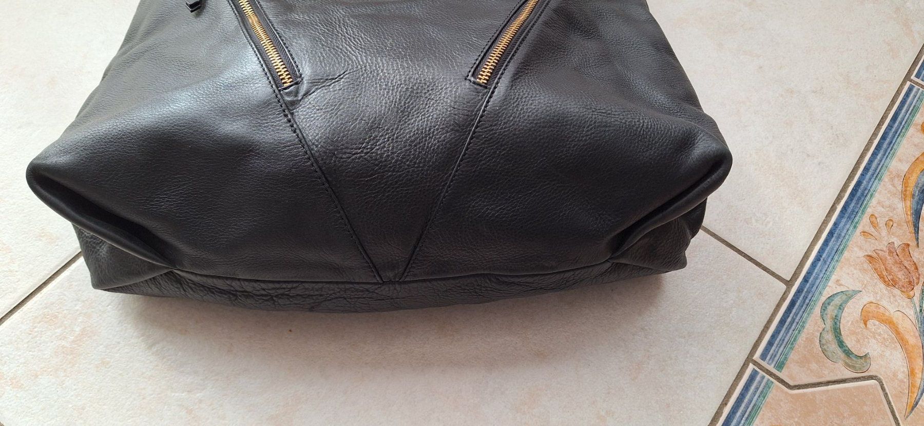 Borse da donna: Sac en cuir noir – Usato da St-Triphon venduto da Jldr0 3