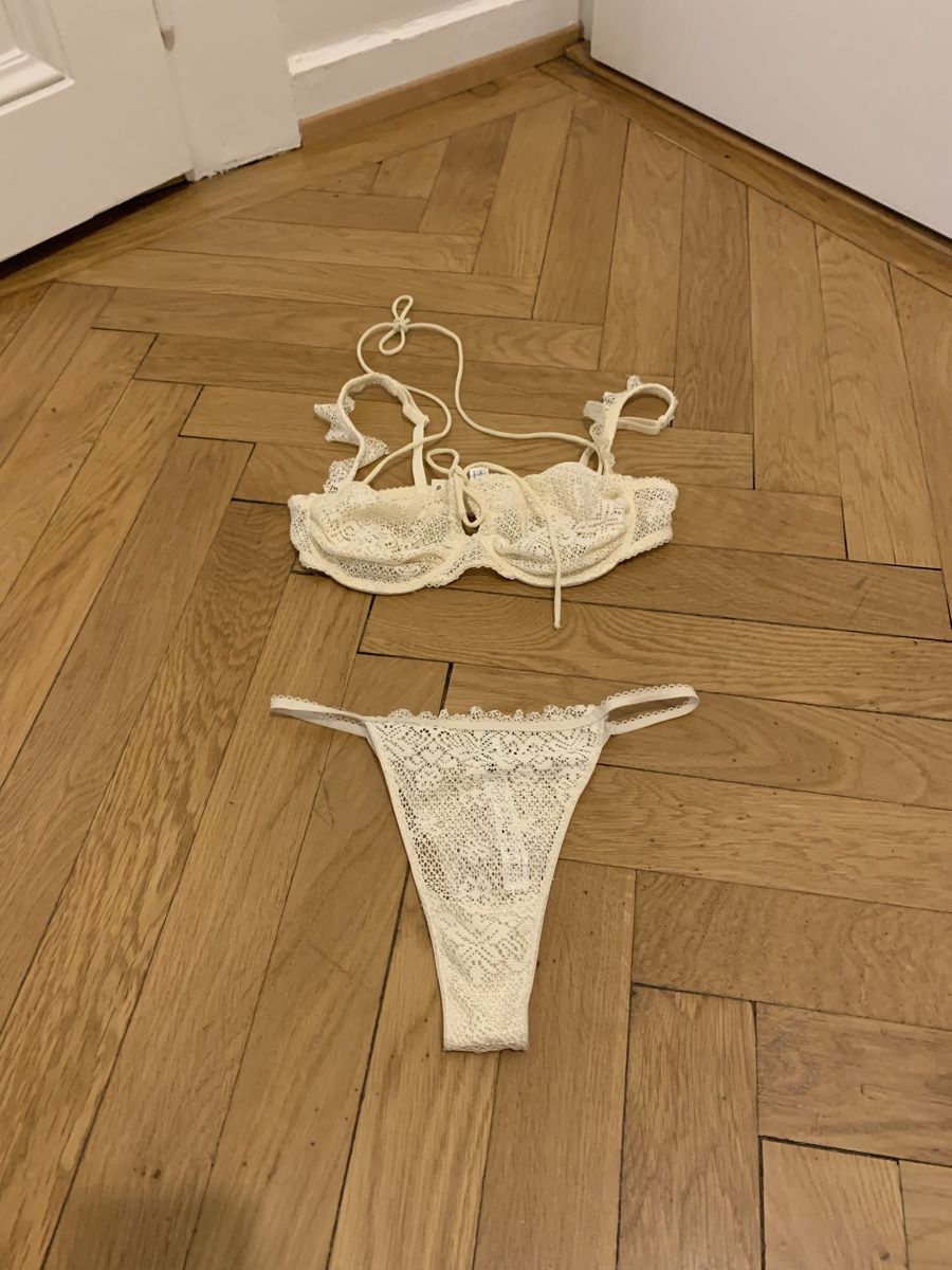 Tezenis Altra biancheria intima: Ensemble en dentelle jaune beurre tezenis  – Nuovo e nell'imballaggio originale da Genève venduto da rez_c6c6