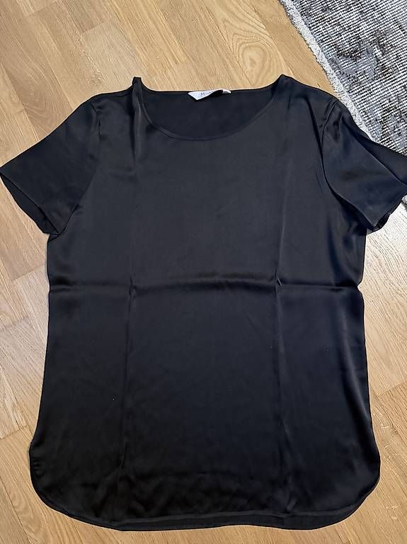 Max Mara Top: Top di seta Max Mara – Usato da Comano venduto da federicam