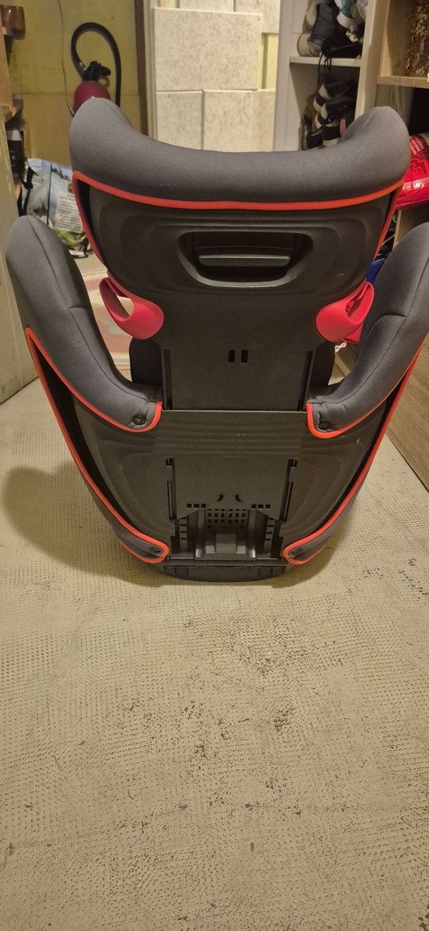 Cybex Seggiolini per auto: Siège auto Cybex Solution M-fix gris bon état – Usato da Lausanne venduto da PEX_Import 1