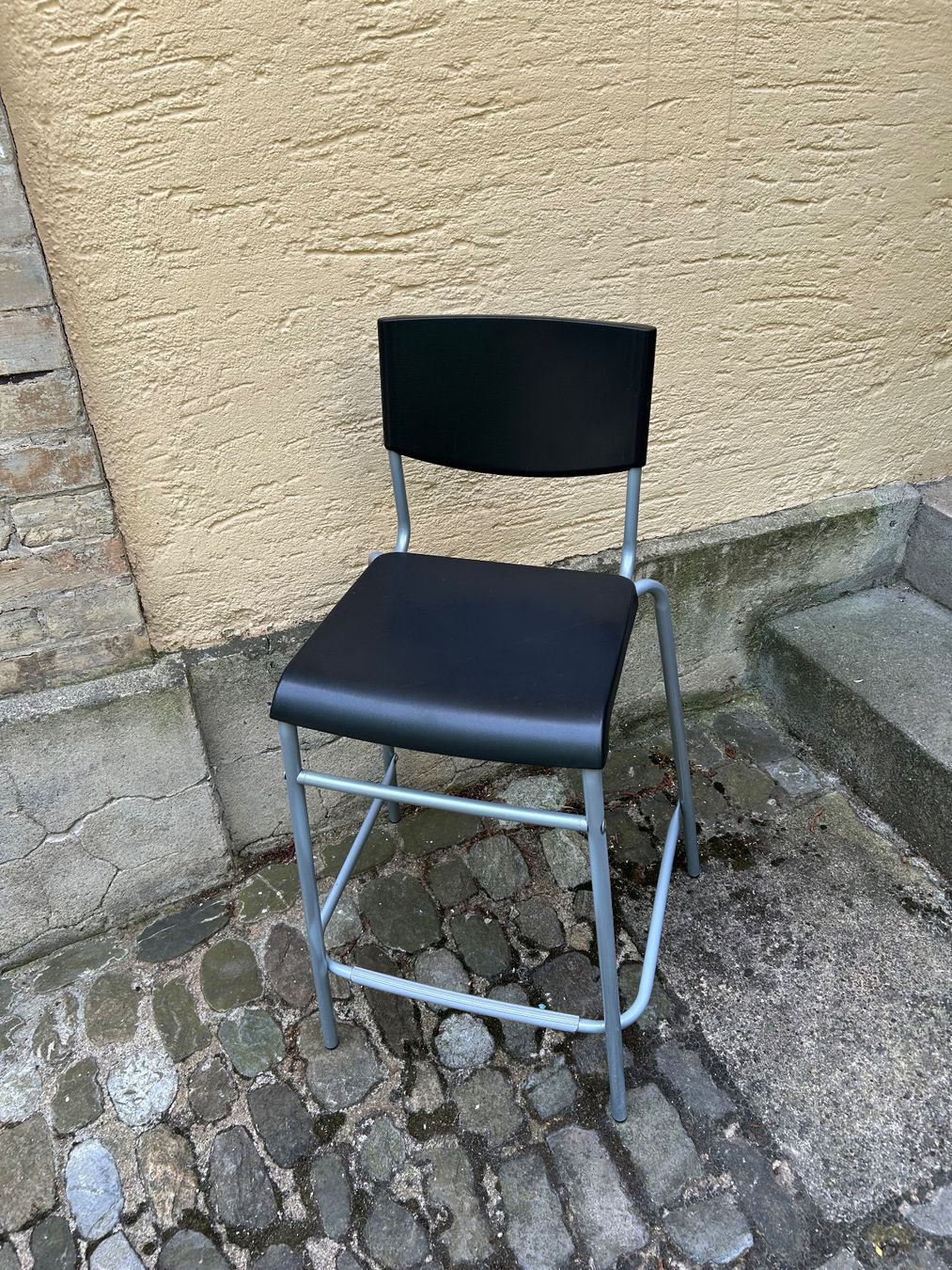 Ikea Hochstühle: Zwei STIG Barhocker, schwarz/grau, 63 cm – Gebraucht aus Zürich von LuZ_8005 1