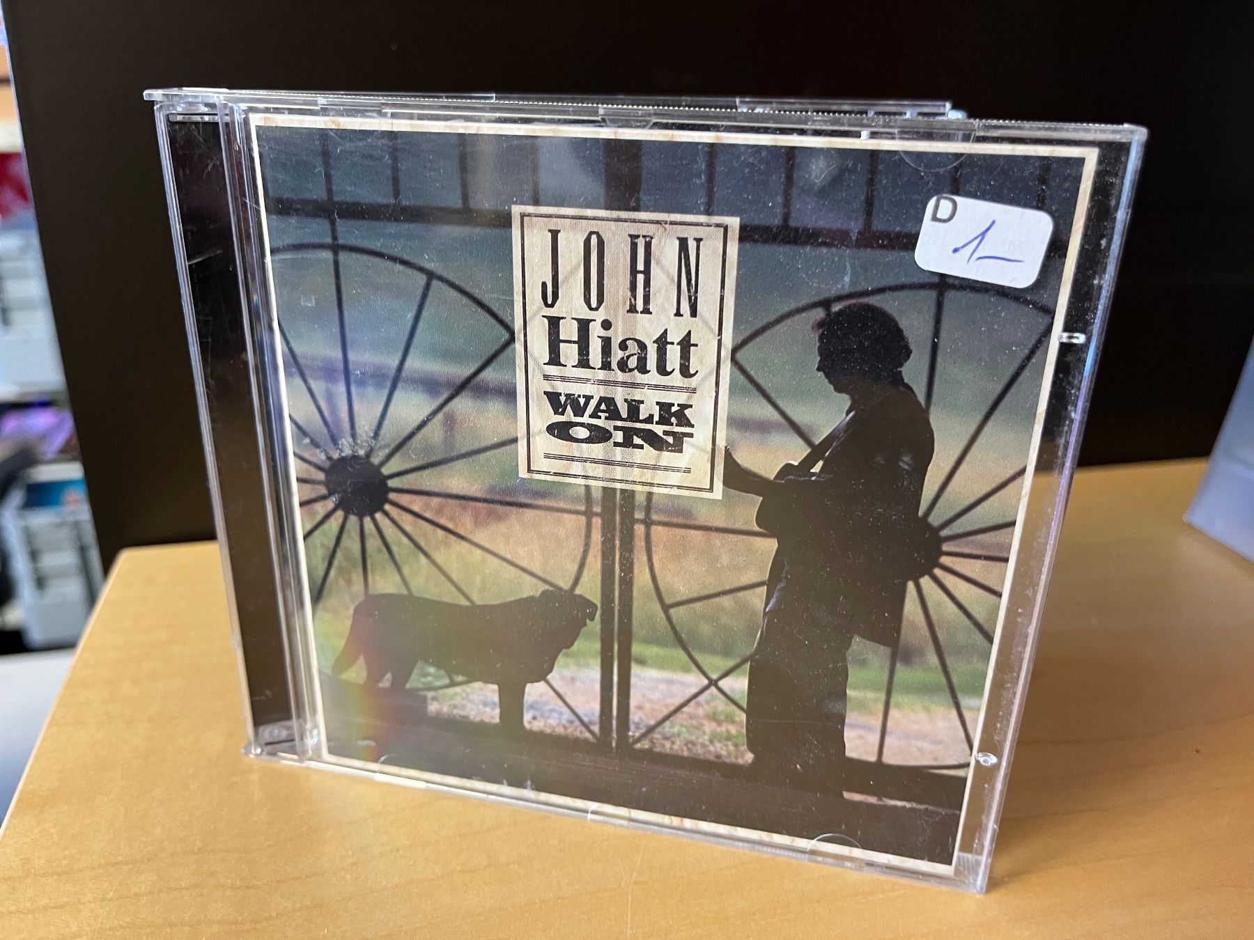 CD: John Hiatt - Walk On - HJ42B – Nuovo (secondo la descrizione) da Küsnacht ZH venduto da Jazztilldawn