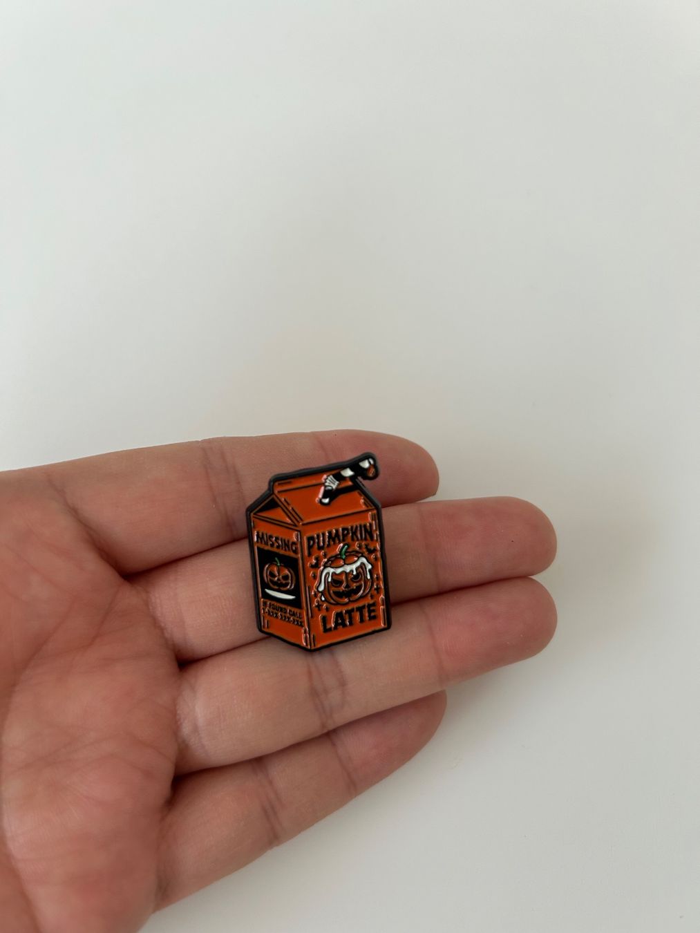 Plaketten & Abzeichen: Pin - Pumpkin latte-  New – Neu (gemäss Beschreibung) aus Basel von lau_982w 2