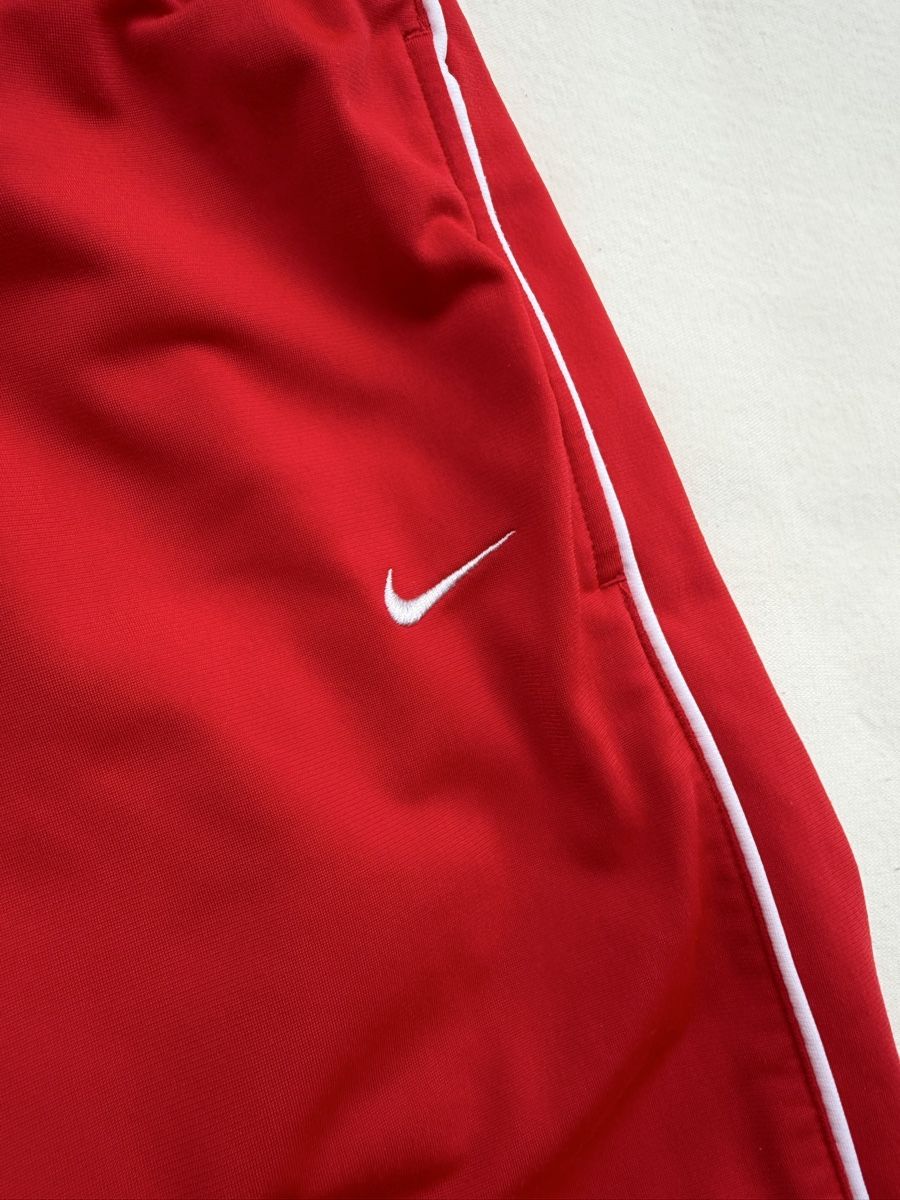 Nike Hosen: Nike Trainingshose Rot – Gebraucht aus Minusio von KaLo911 1