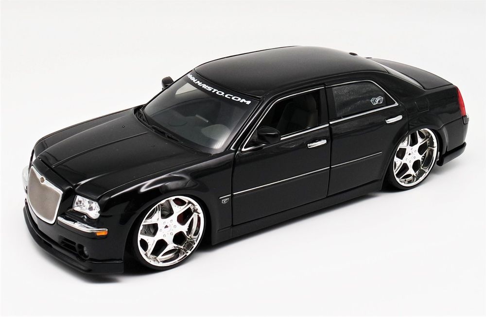 Chrysler 300c Hemi schwarz - Maisto Playerz Collection 1:18