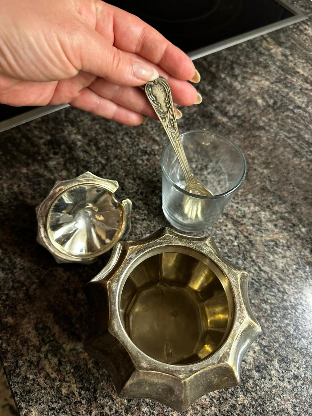 Zuccheriere: Versilberte Vintage Zuckerdose mit Löffel – Usato da Thalwil venduto da victoriaSog 1