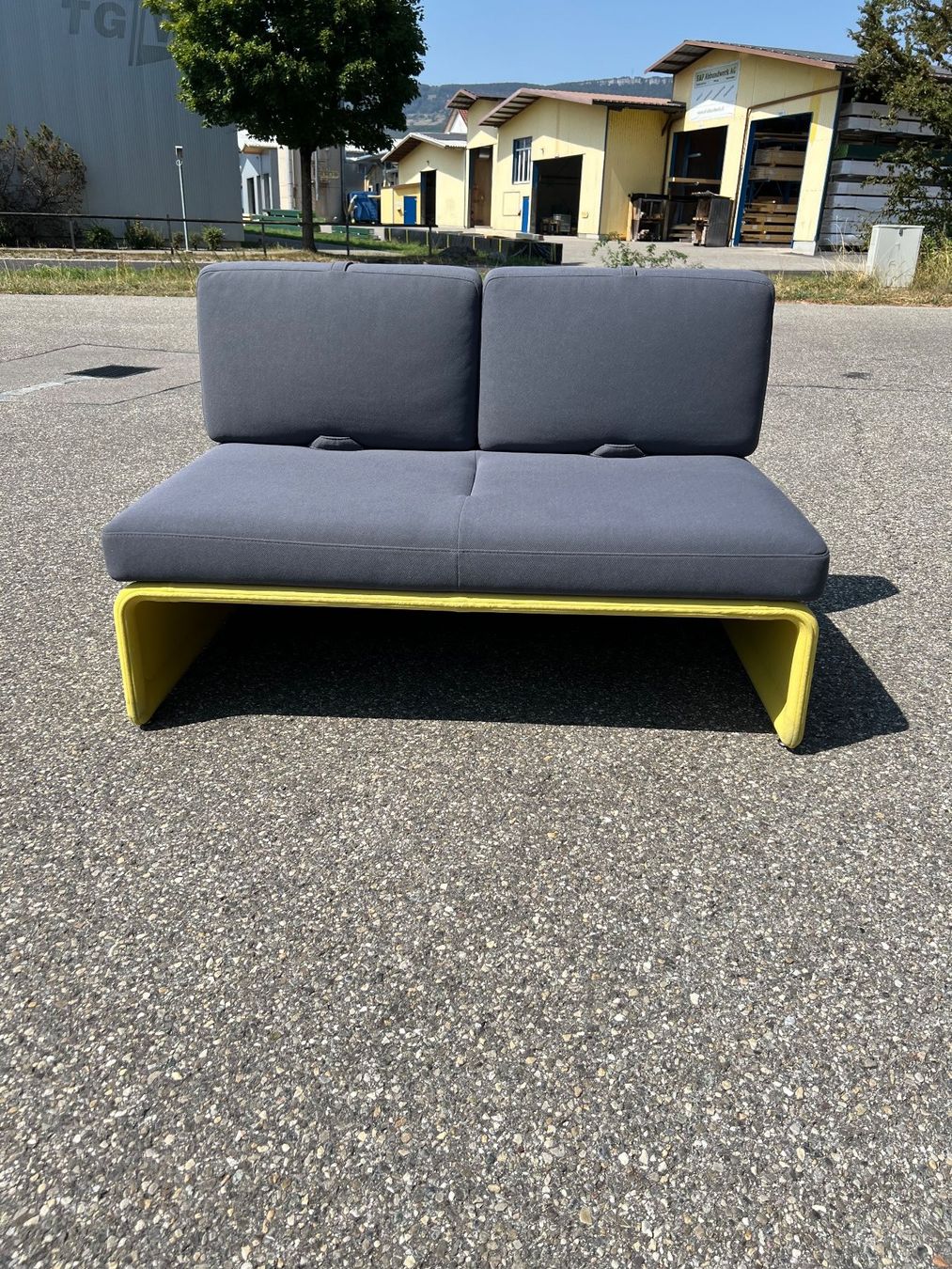 Fermob Sofas: 062 FERMOB Bellevie 2-Sitzer Sofa – Gebraucht aus Wangen an der Aare von TBYN