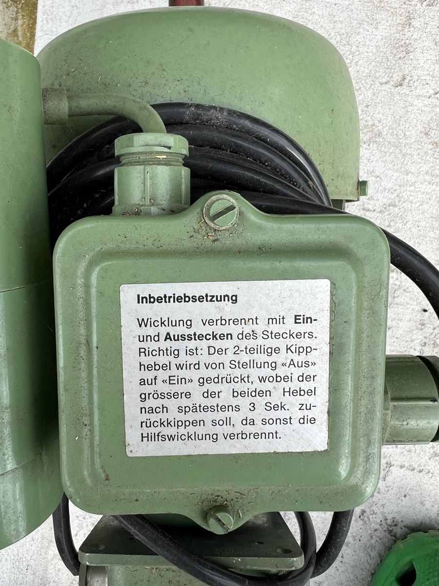Motori: Rüetschi Elektromotor, Typ E AK 998 A1, 0.75kW – Nuovo (secondo la descrizione) da Moosleerau venduto da Tami8 2