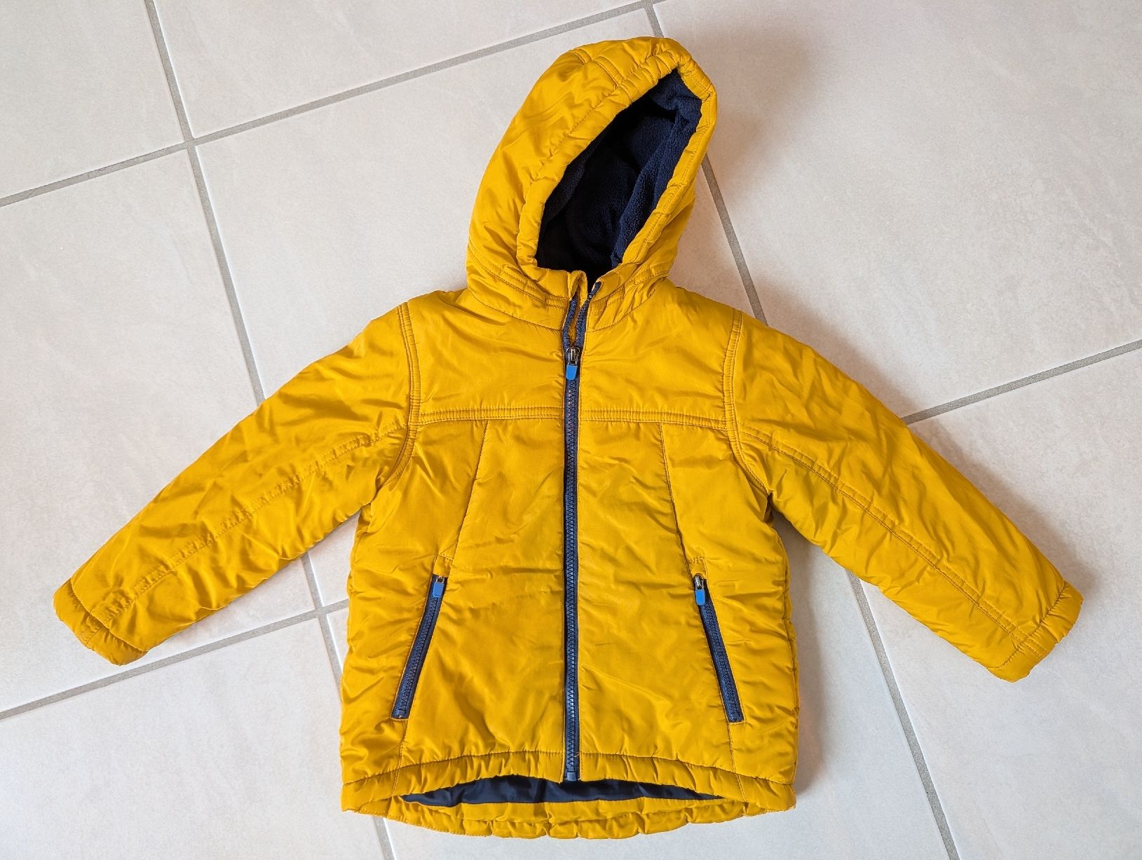Jacken & Mäntel: Winterjacke Grösse 98/104 – Gebraucht aus Wald ZH von andy_ch01