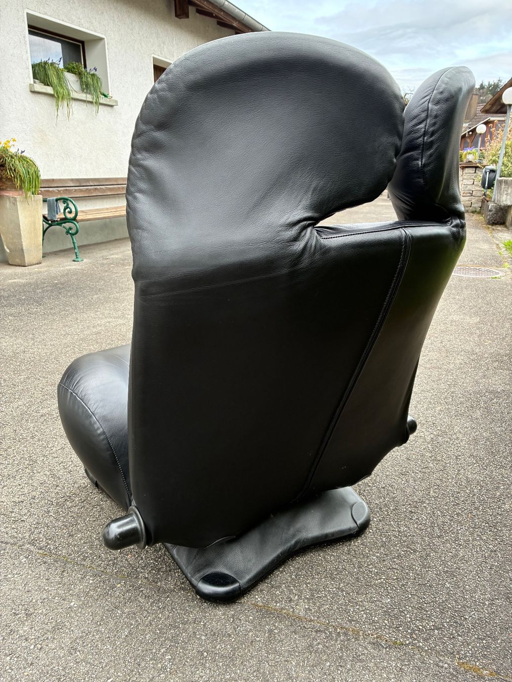 Cassina Sessel: Cassina Wink Chair in Leder – Gebraucht aus Lyss von Marylinn58 1