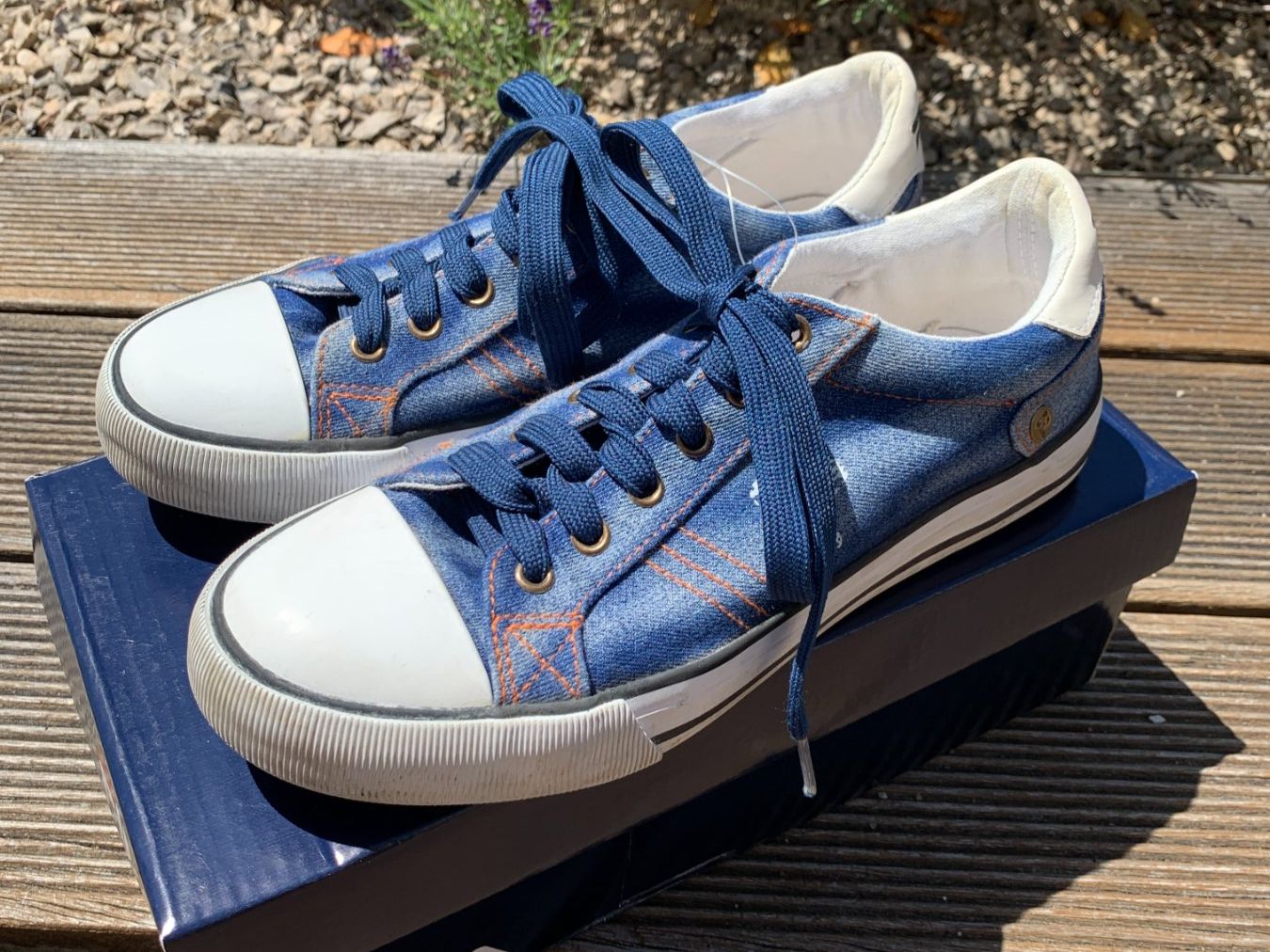 Fila Scarpe per ragazze: Fila Sneaker Jeans-Look Grösse 38 – Usato da Uitikon Waldegg venduto da daniela_diana