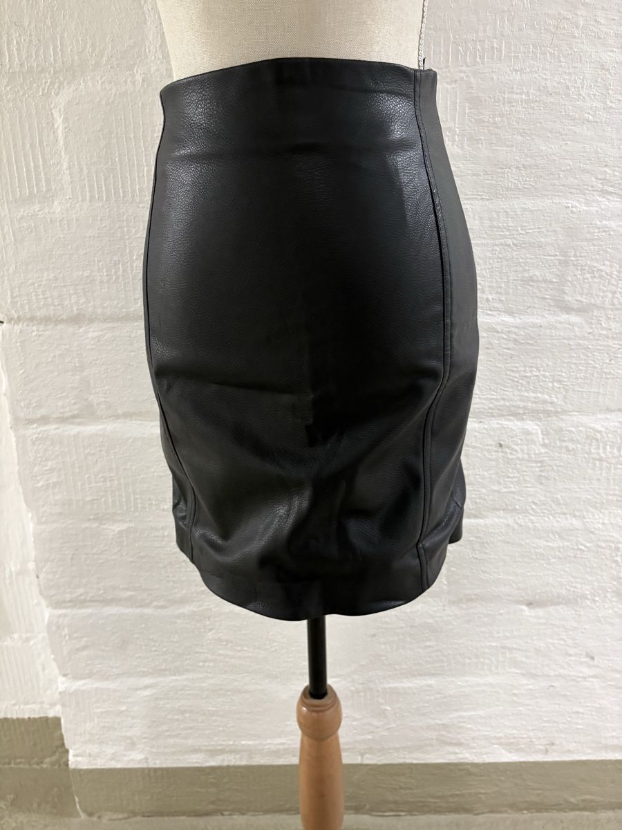H&M Gonne: Damen Kunstlederrock,Gr.36;H&M – Usato da Winterthur venduto da Nena222