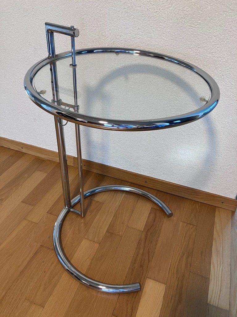 Tavoli: E 1027 Adjustable Table – Eileen Gray -Beistelltisch Replika – Usato da Fislisbach venduto da Promo