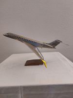Flugzeugmodell Bombardier Global 7500 silber Displayständer
