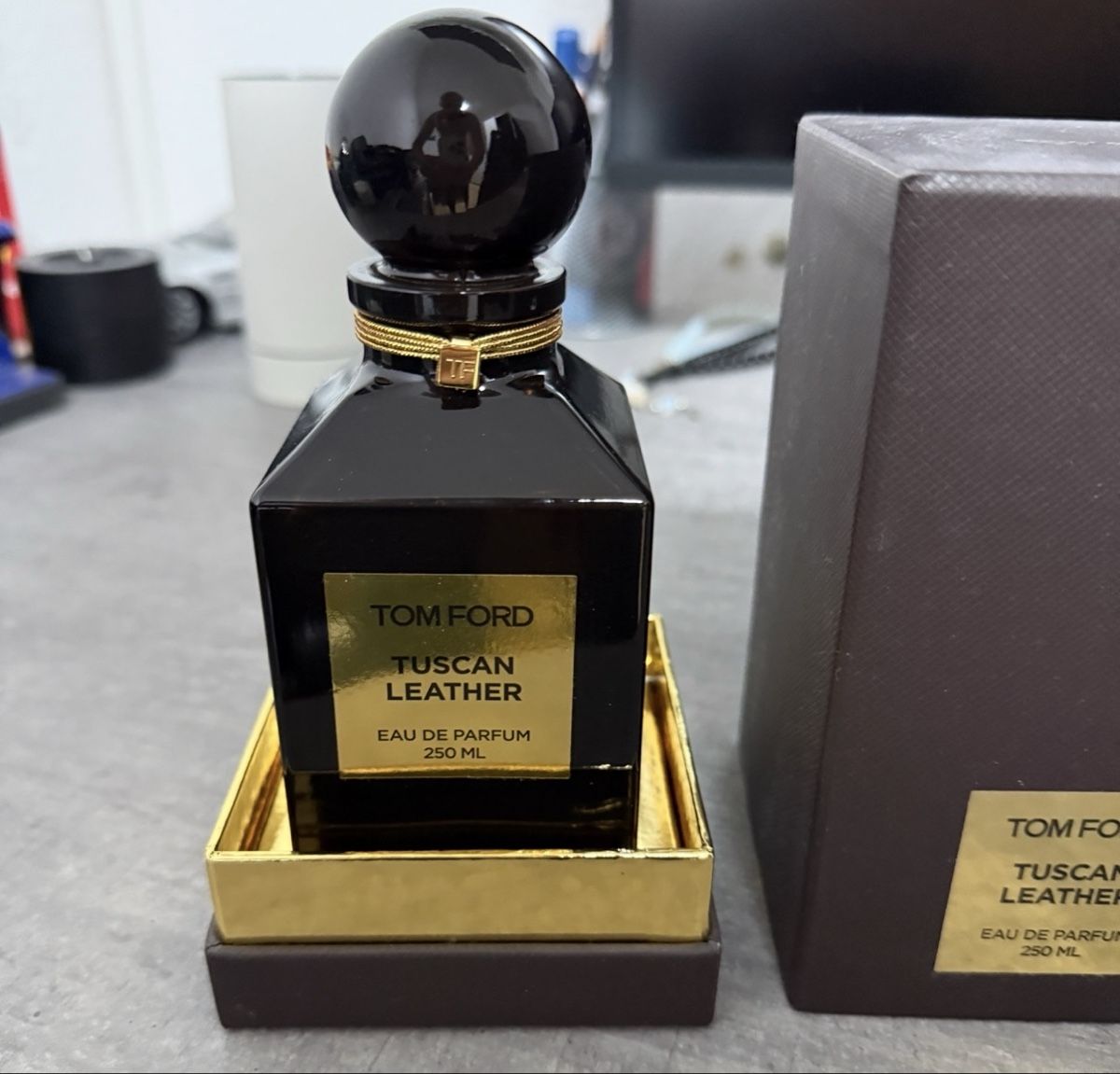 Bottiglie: Tom Ford Tuscan Leather Flasche – Usato da Dietlikon venduto da privat964 1
