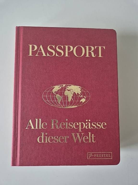 Livres: Alle Pässe der Welt – D'occasion à Winkel par petzl01